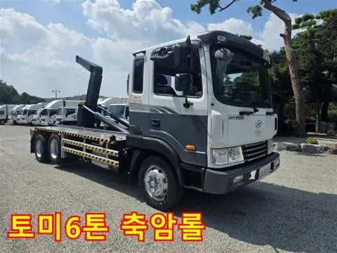 현대 메가트럭 5톤 암롤 2016년식 사진 1